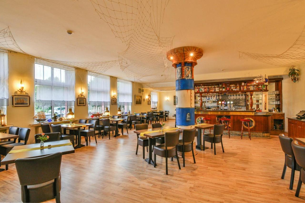 Hotel Und Restaurant "Zur Zwiebel" ペーネミュンデ エクステリア 写真