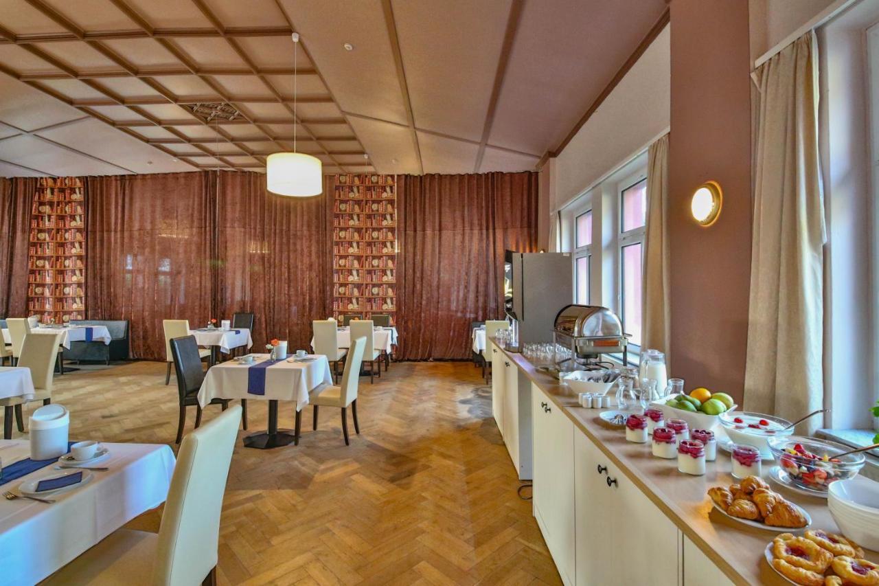 Hotel Und Restaurant "Zur Zwiebel" ペーネミュンデ エクステリア 写真