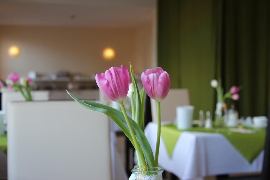 Hotel Und Restaurant "Zur Zwiebel" ペーネミュンデ エクステリア 写真