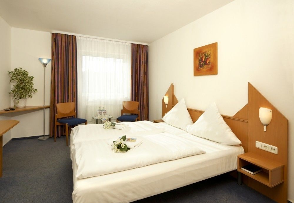 Hotel Und Restaurant "Zur Zwiebel" ペーネミュンデ エクステリア 写真